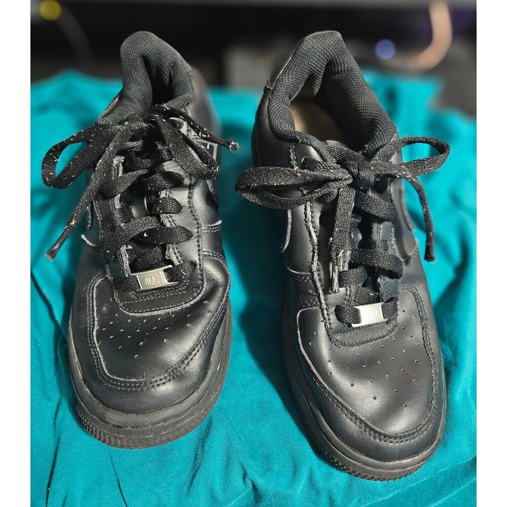 🔥 Nike Air Force 1 AF1 LE Low Triple Black Boys Youth Size 5.5 (GS)